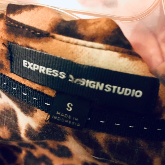 EXPRESS Leopard Print Button Down Blouse- Small - Picture 7 of 8